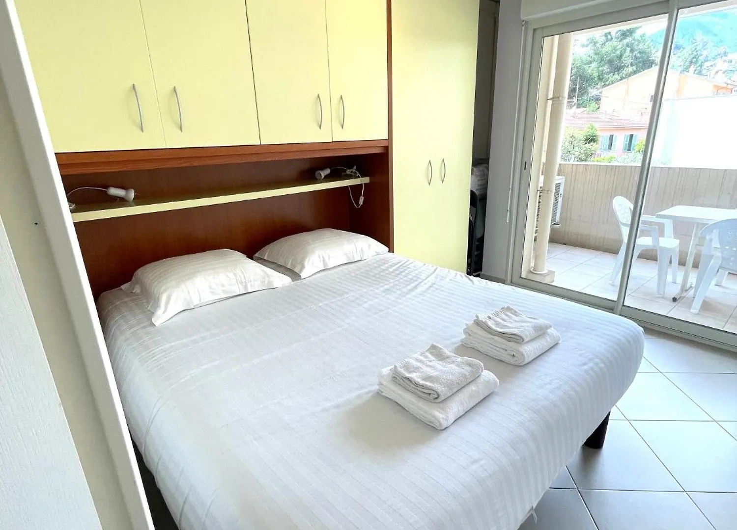 L'Altezza Joli T2, Proche Plage, Terrasse, Parking Mentone